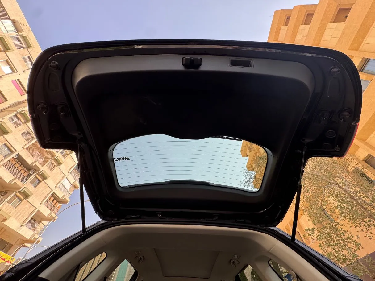 Car image 23