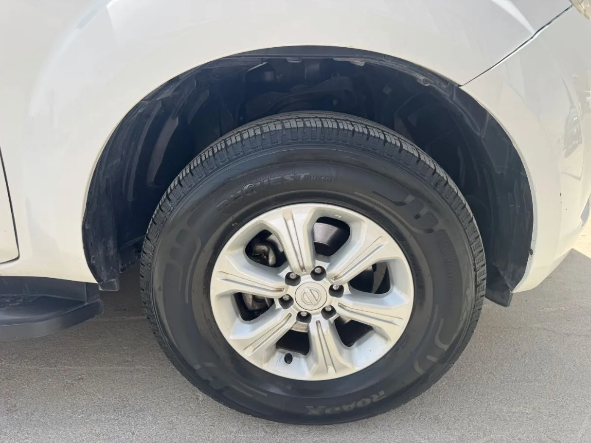 Car image 9