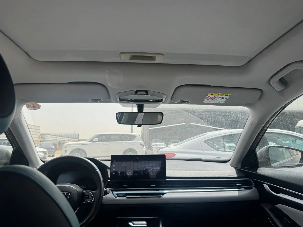 Car image 16