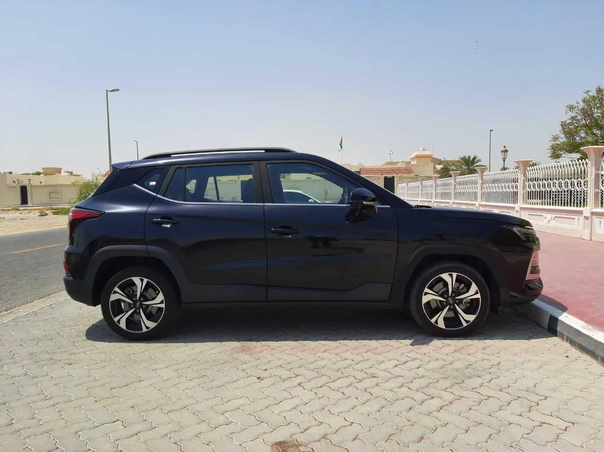 Car image 8