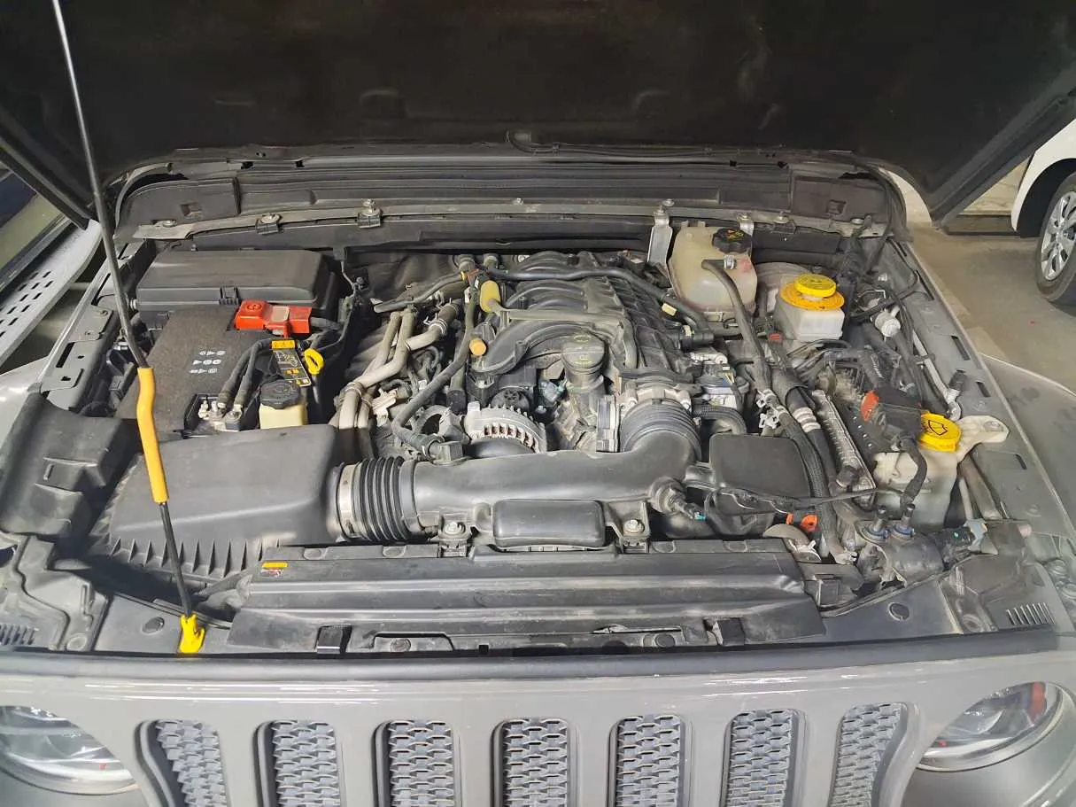 Car image 21