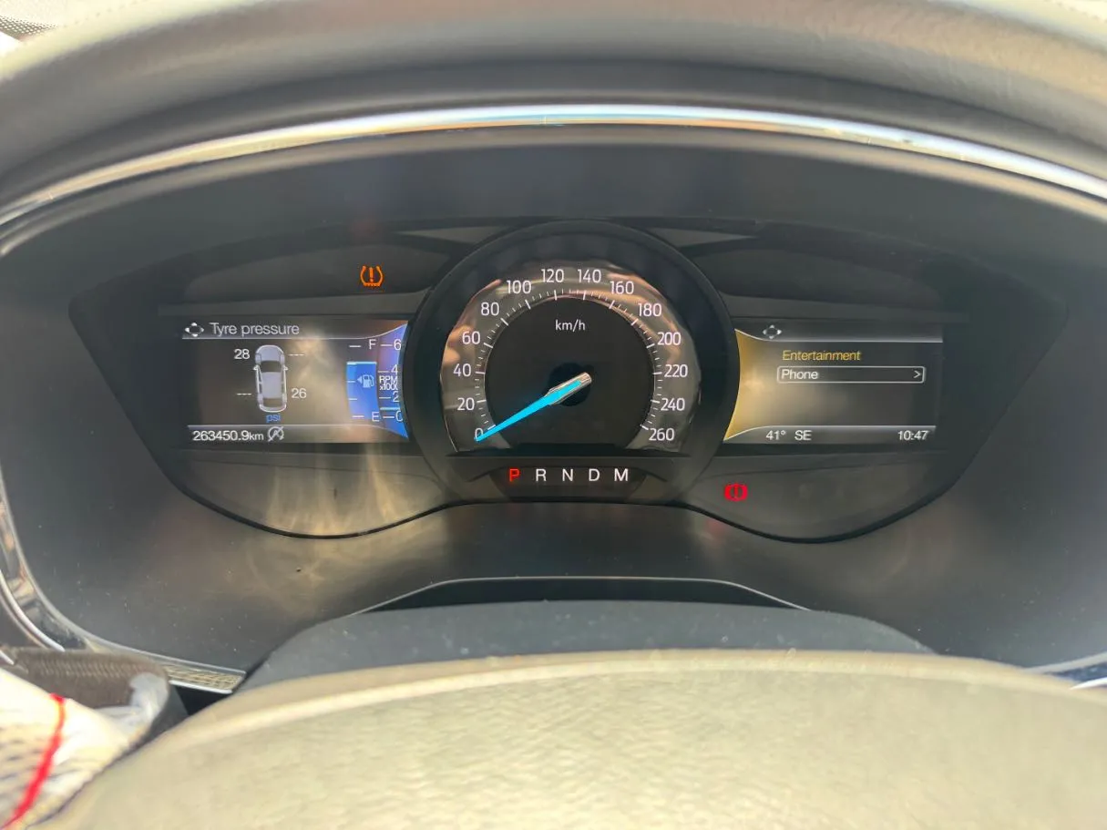 Car image 18