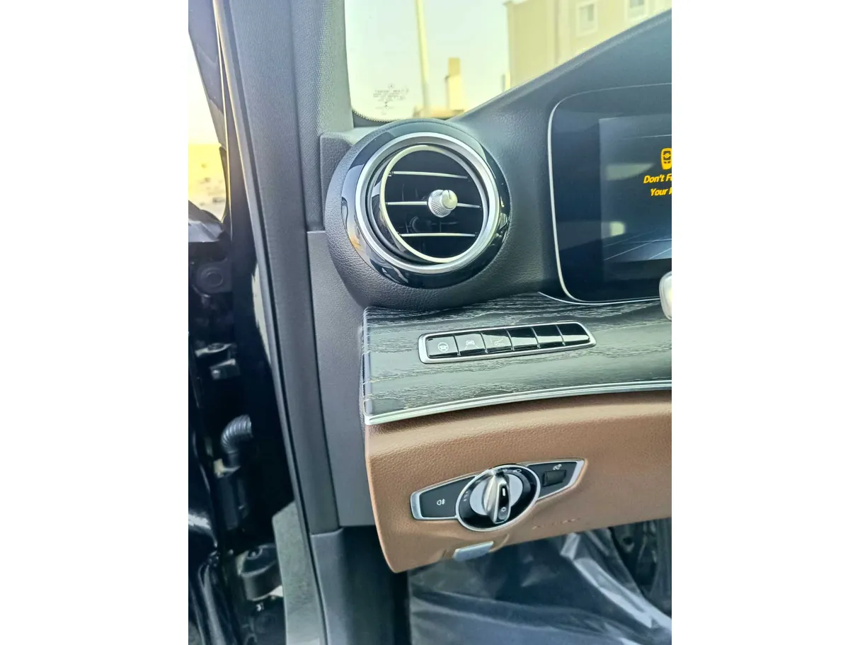 Car image 36