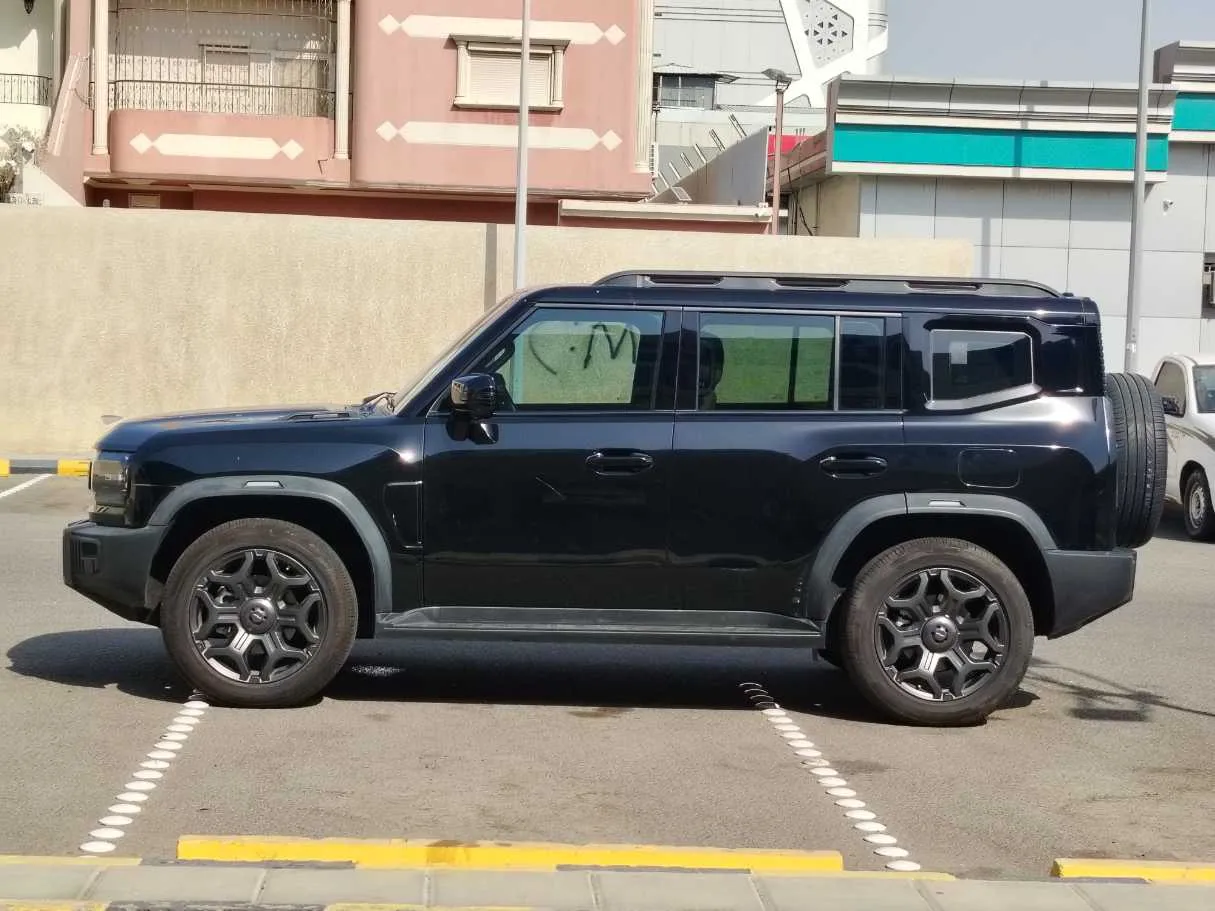 Car image 8