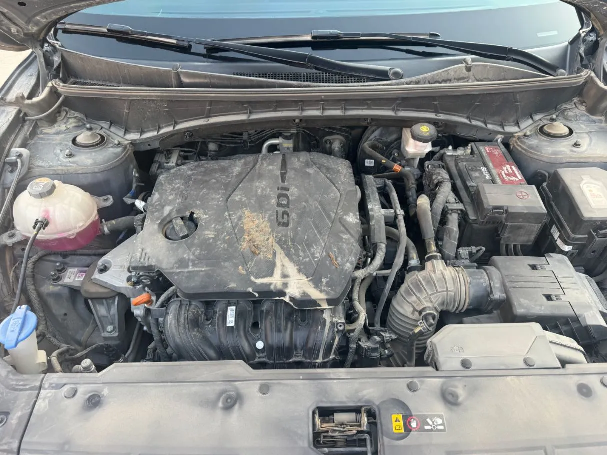 Car image 23