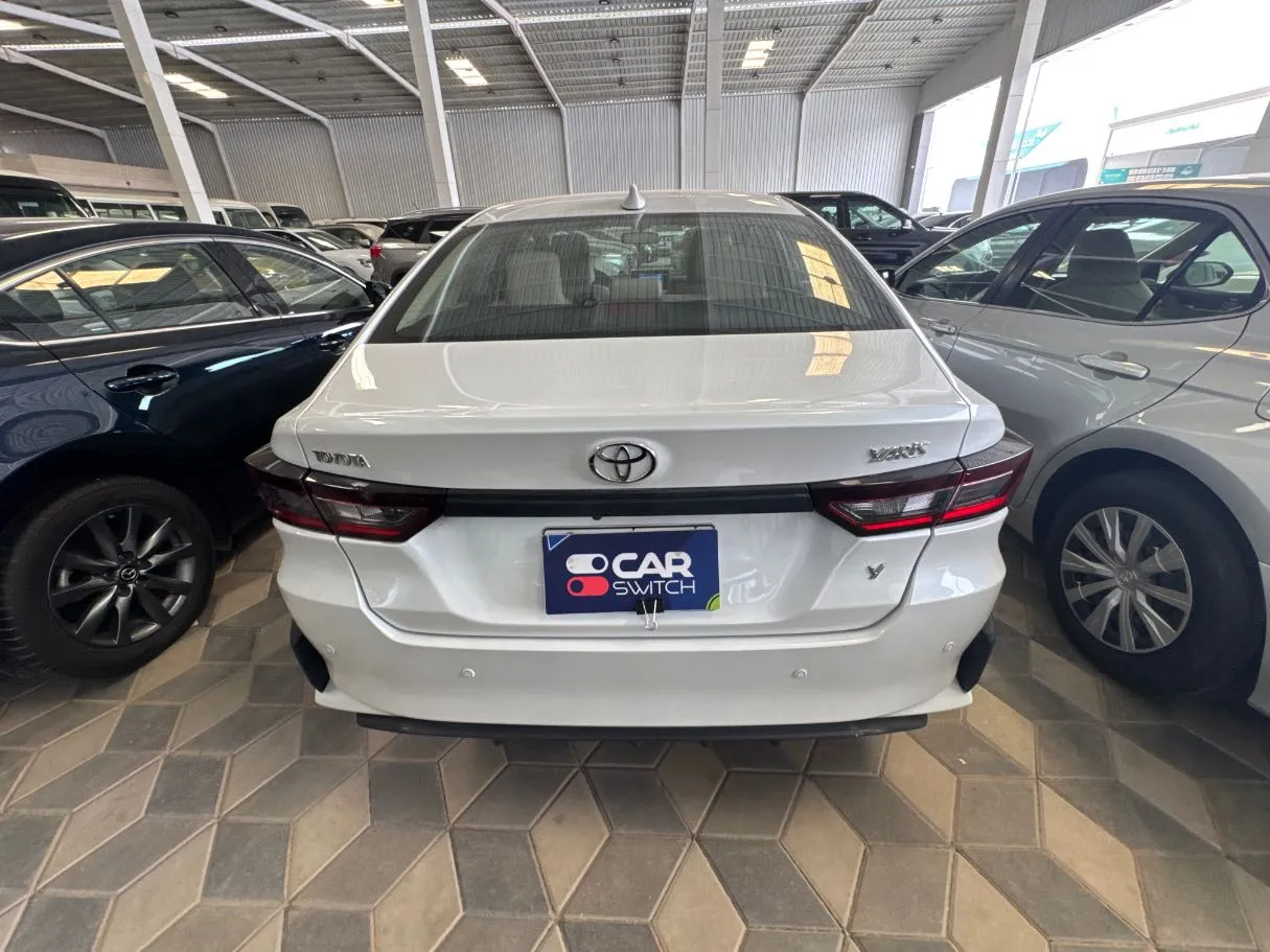 Car image 5