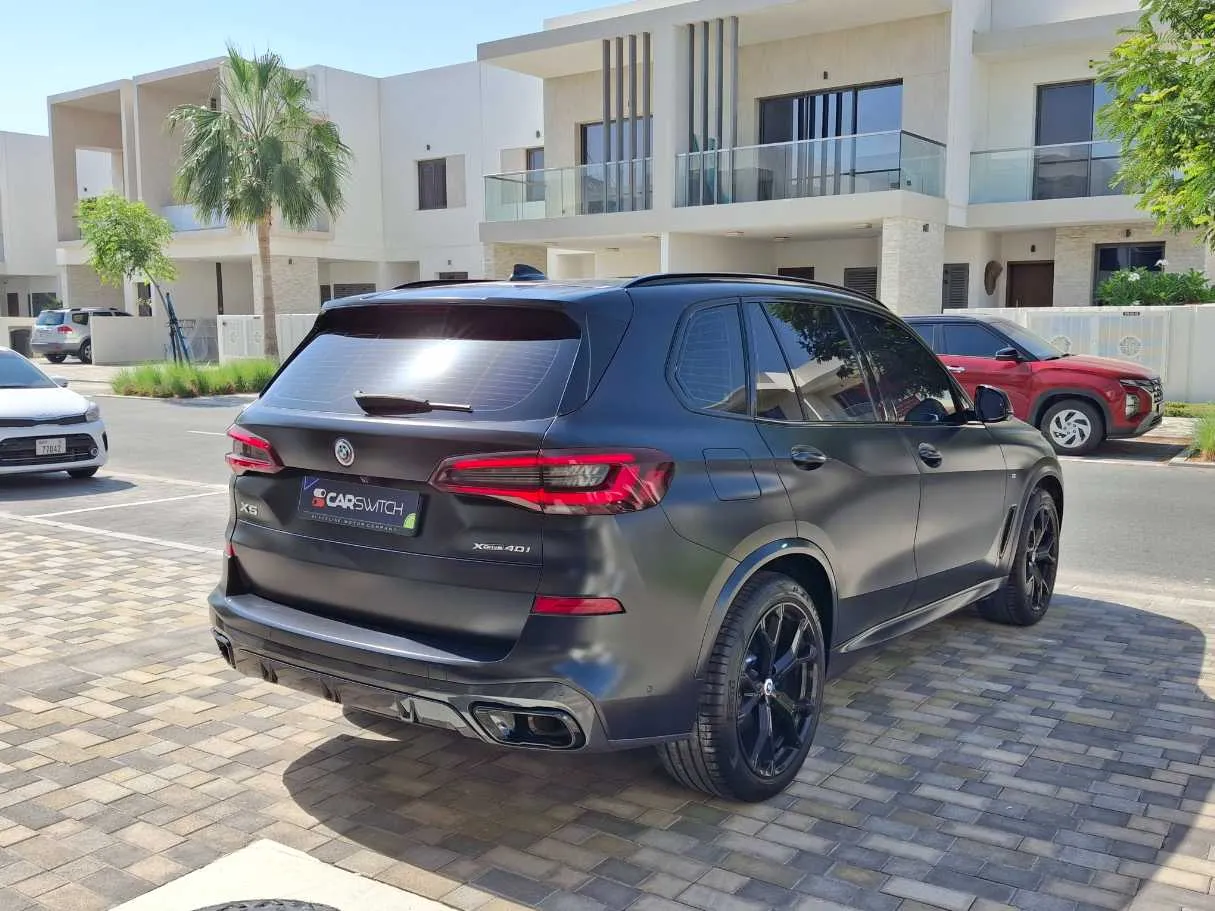 Car image 5