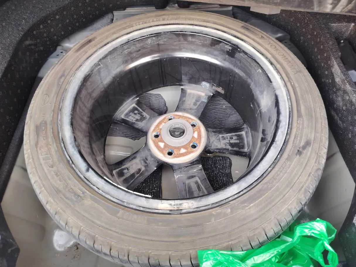 Car image 33