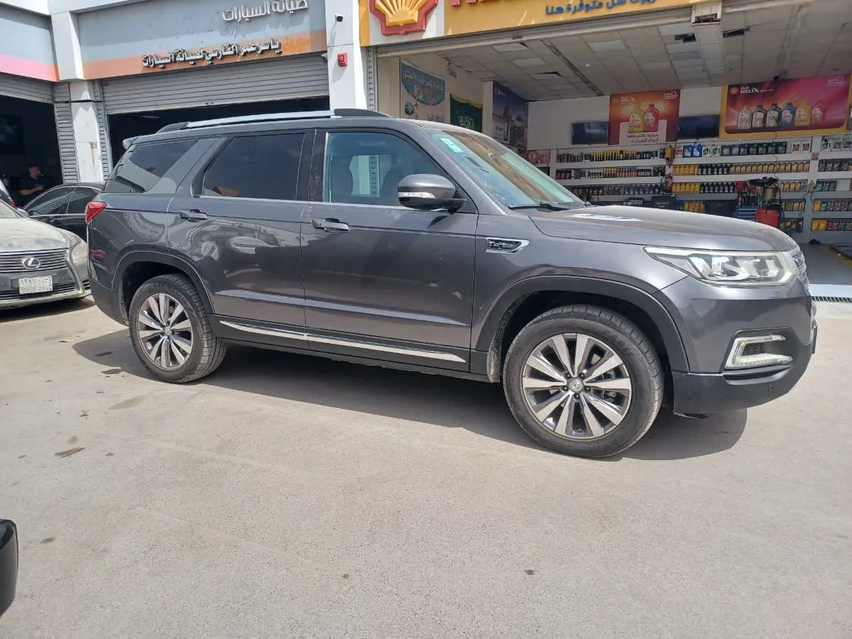 Car image 3