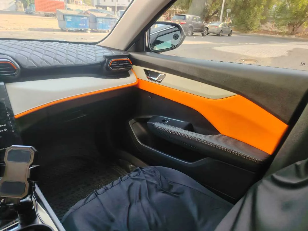 Car image 36