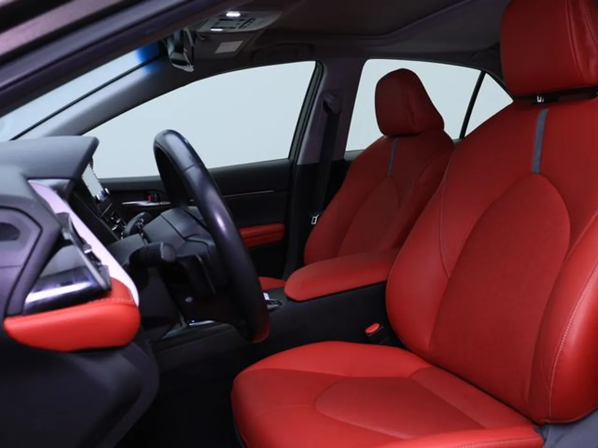 Car image 8