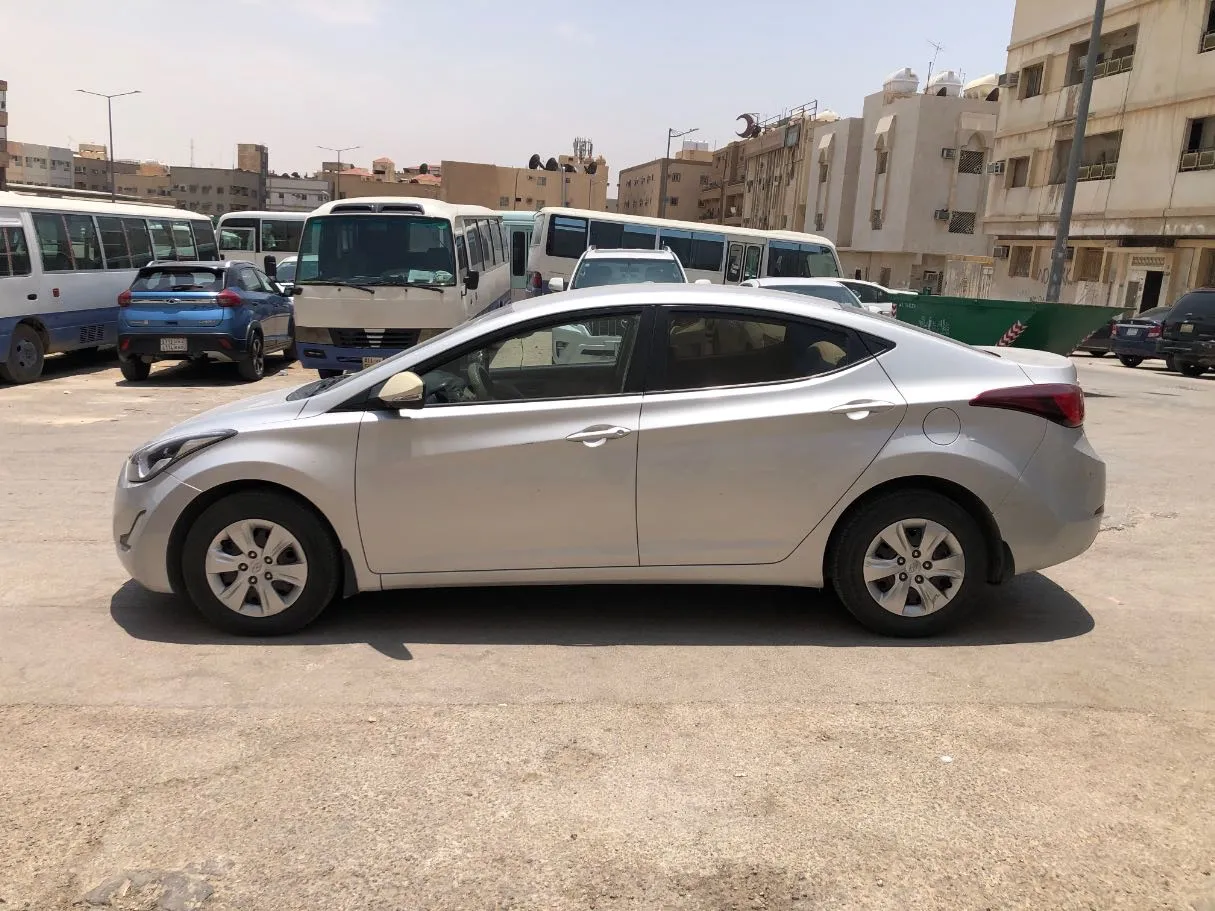 Car image 8