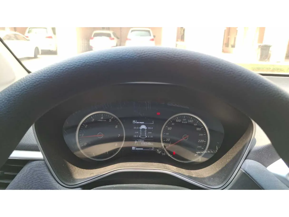 Car image 18