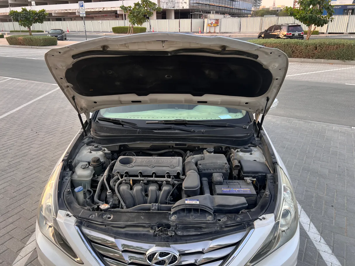 Car image 11