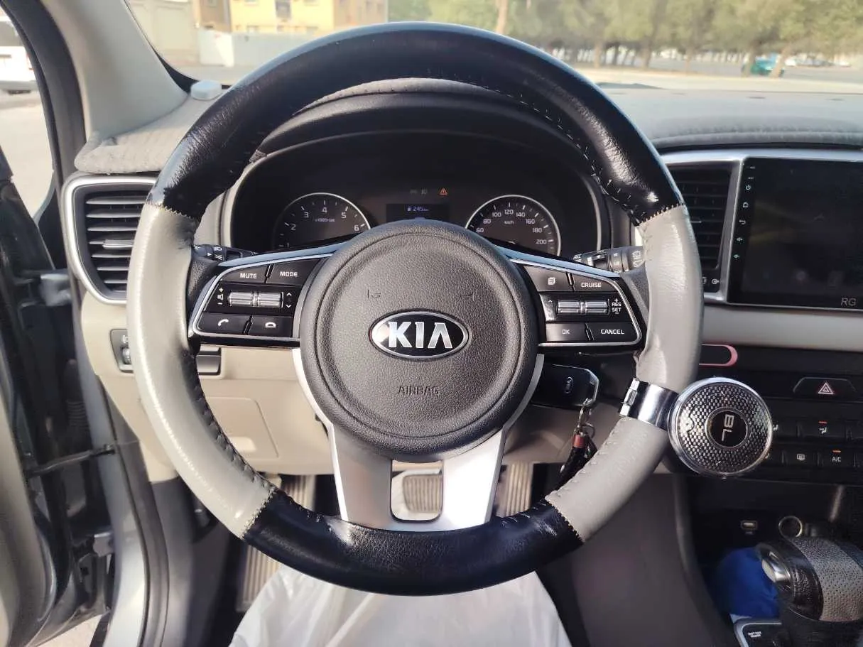 Car image 21