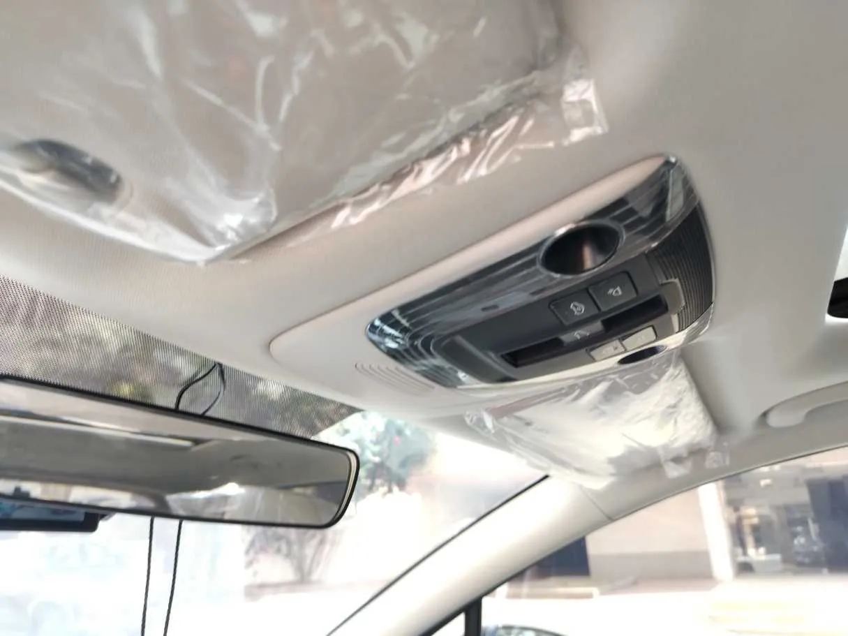 Car image 32