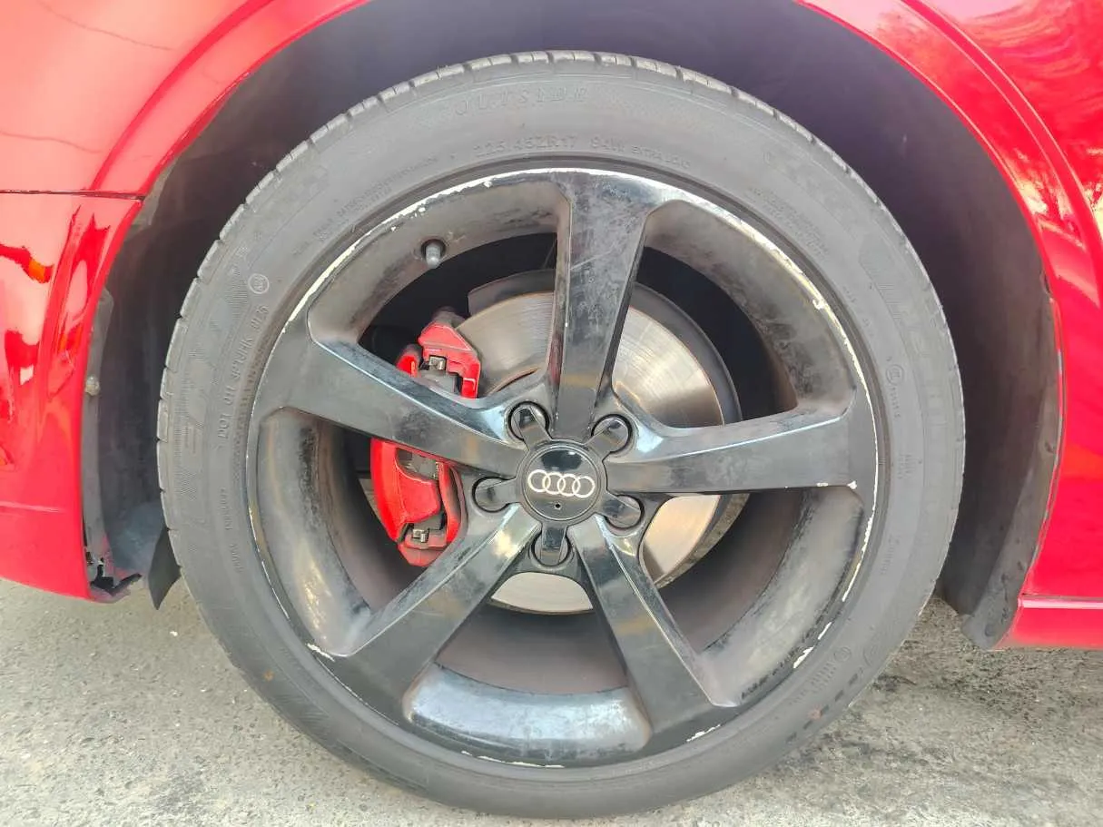 Car image 10