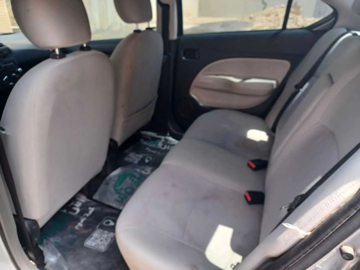 Car image 13