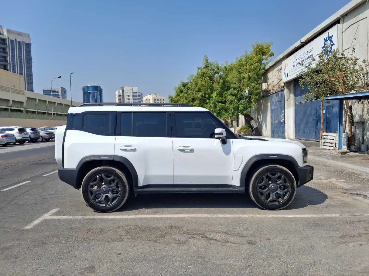 Car image 8