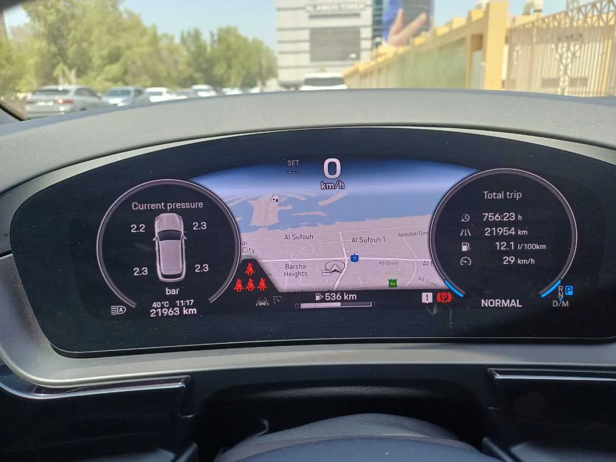 Car image 18