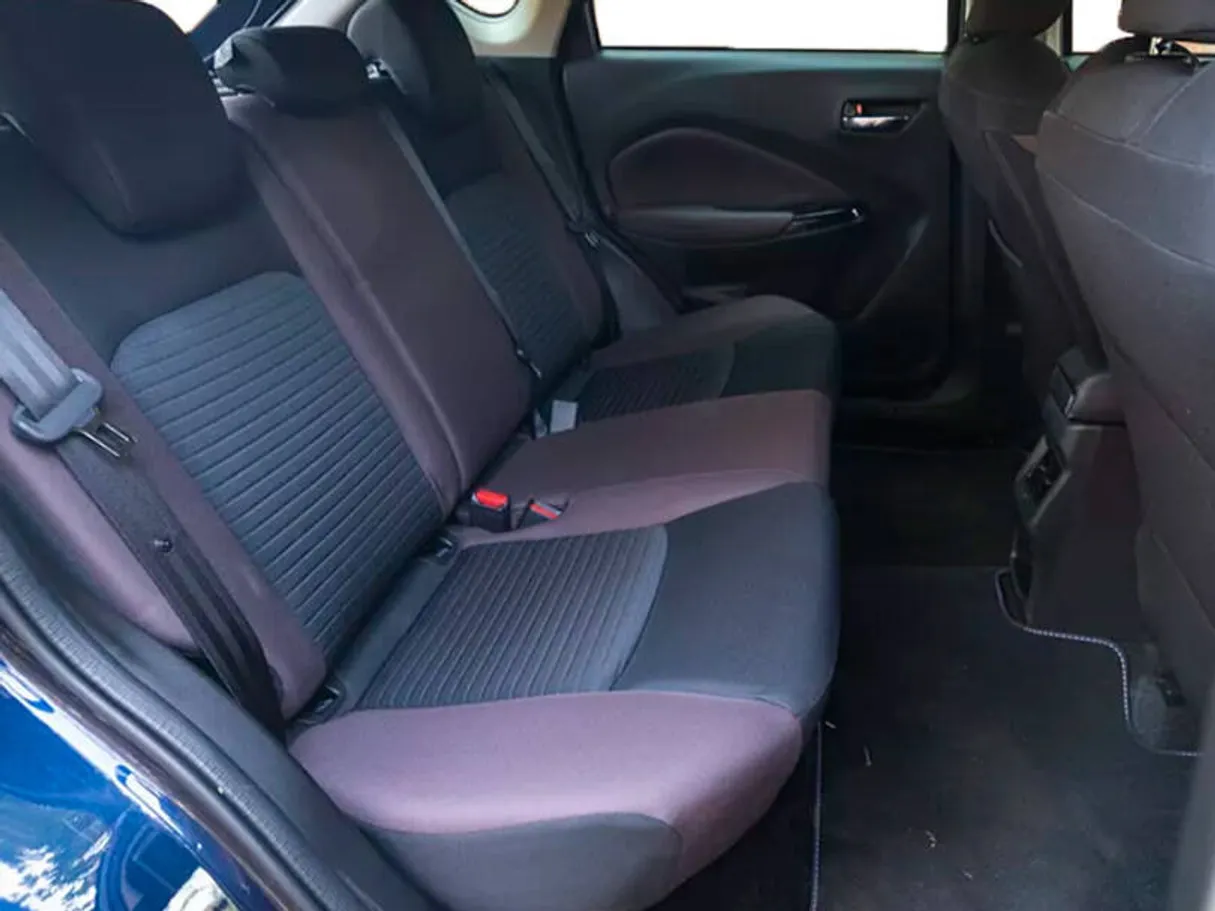 Car image 7