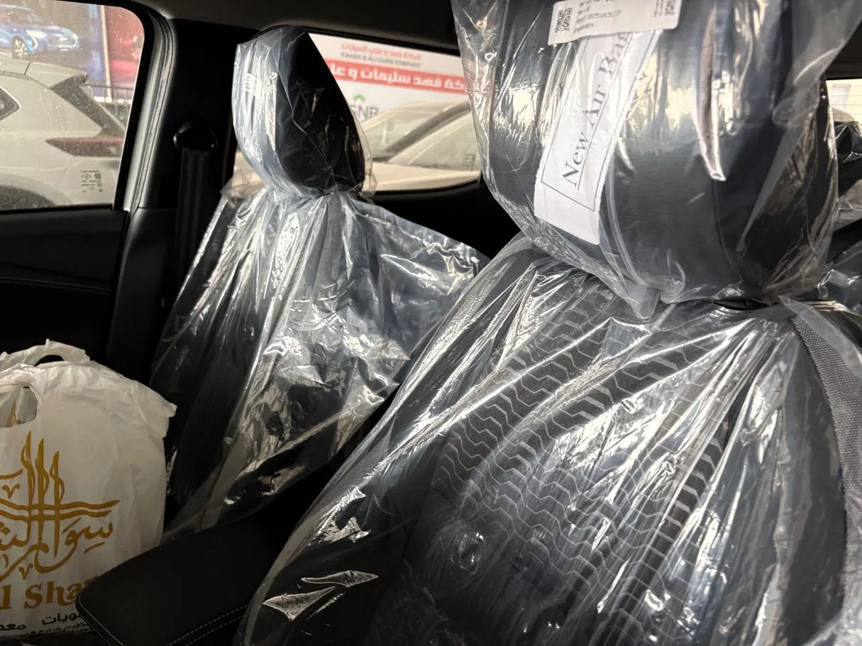 Car image 6