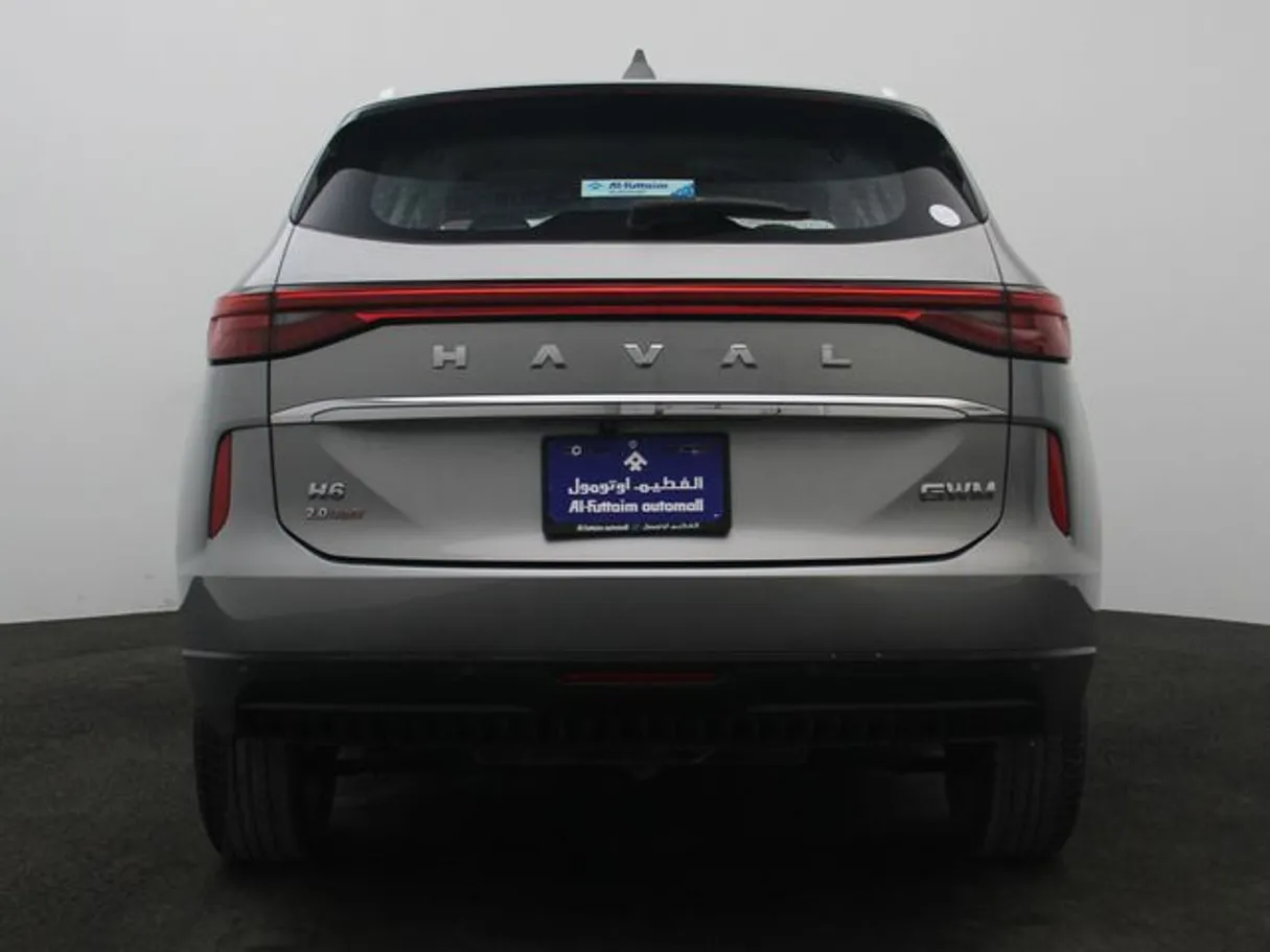 Car image 12