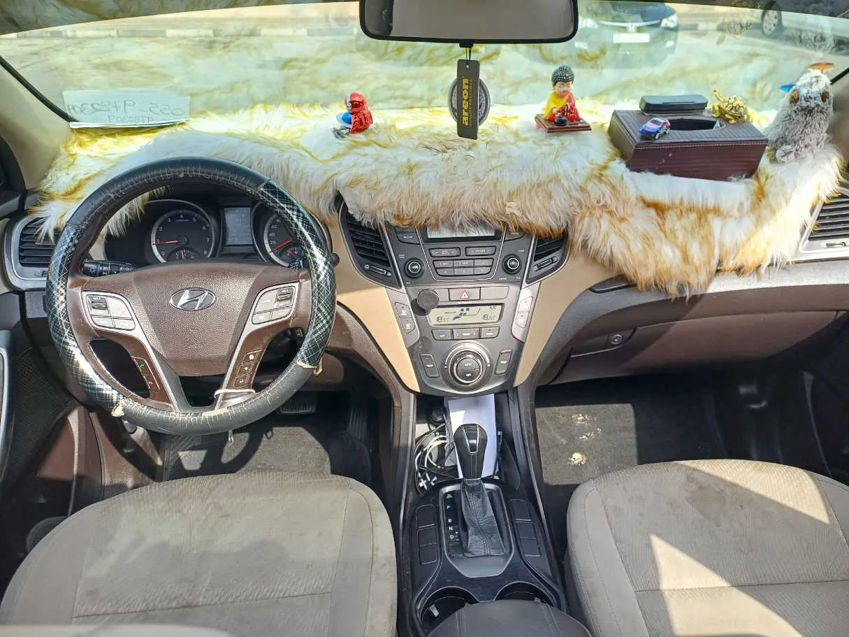 Car image 15