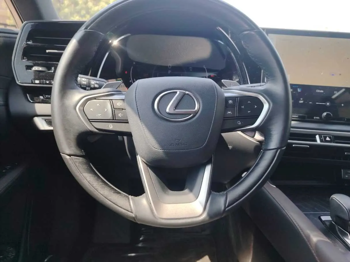 Car image 22