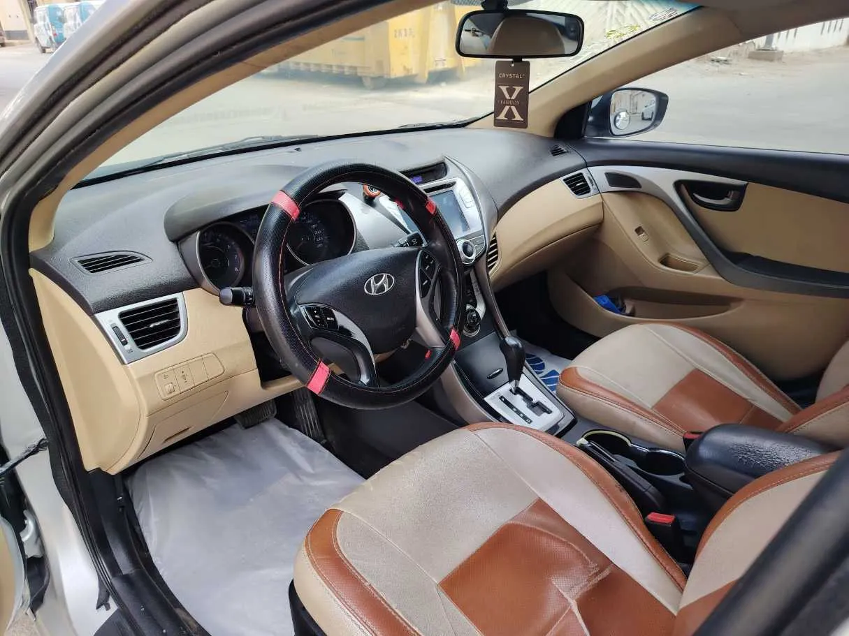 Car image 11