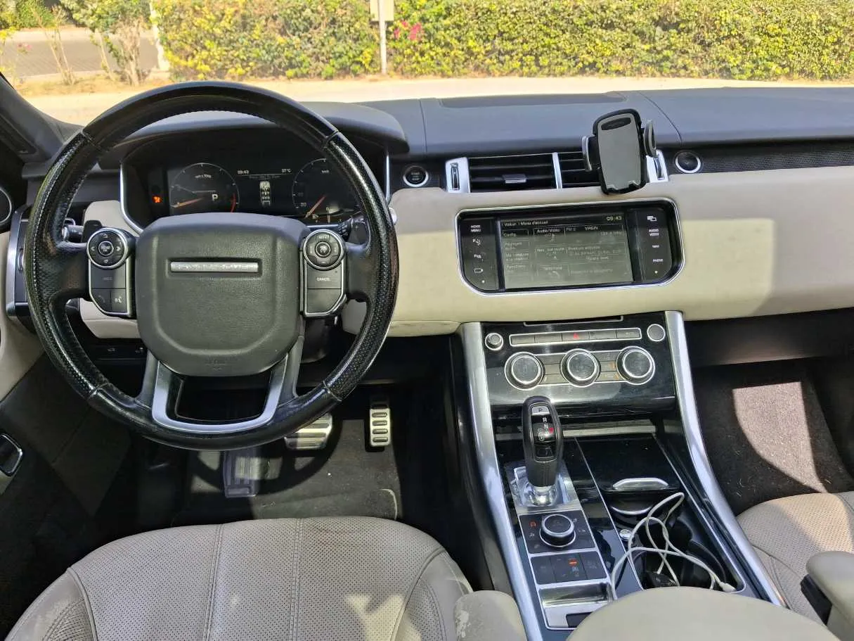 Car image 17