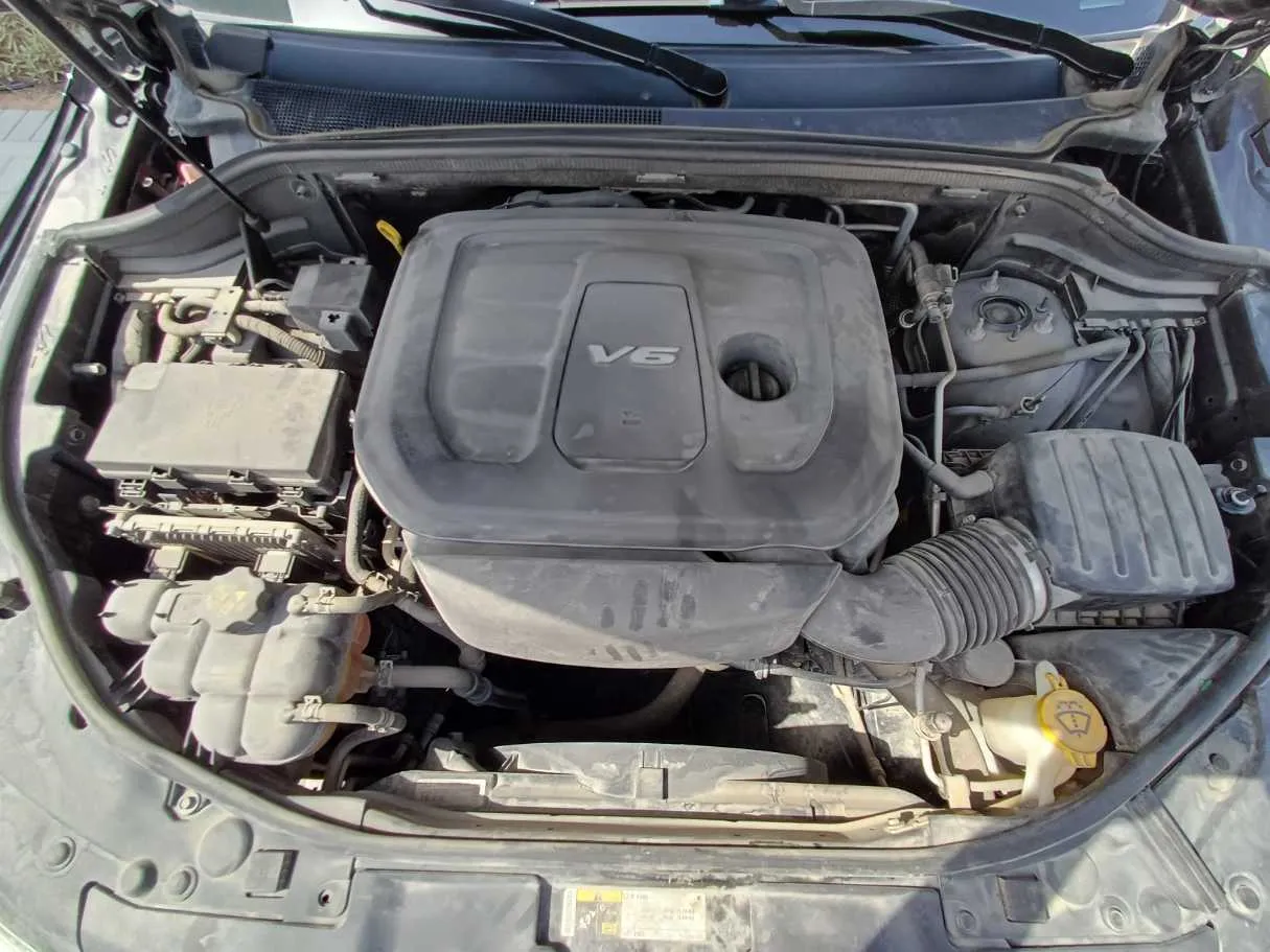 Car image 23