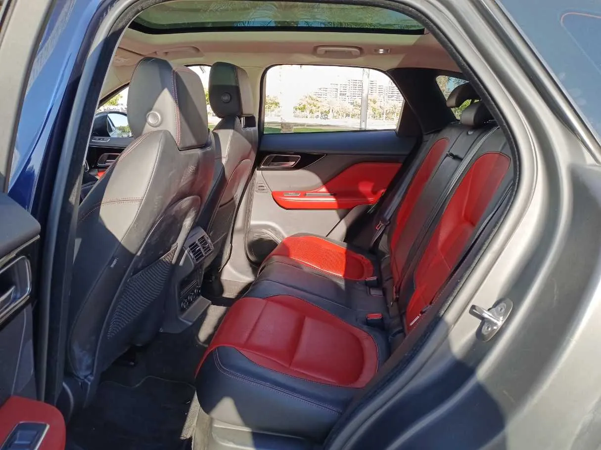 Car image 13