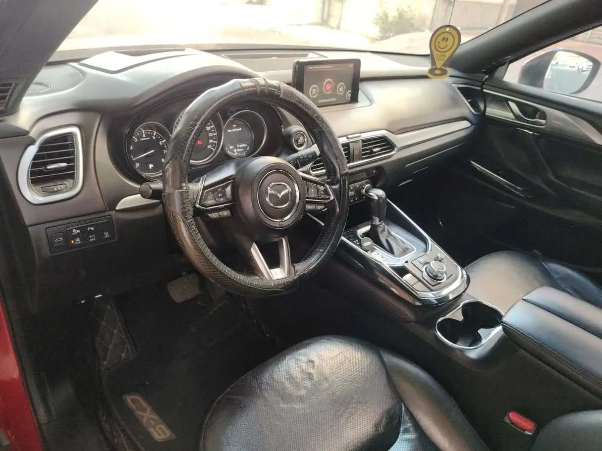 Car image 12