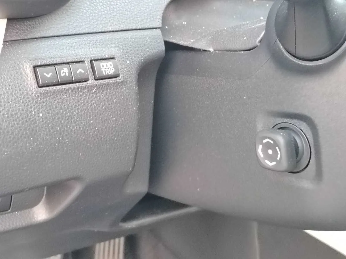 Car image 29