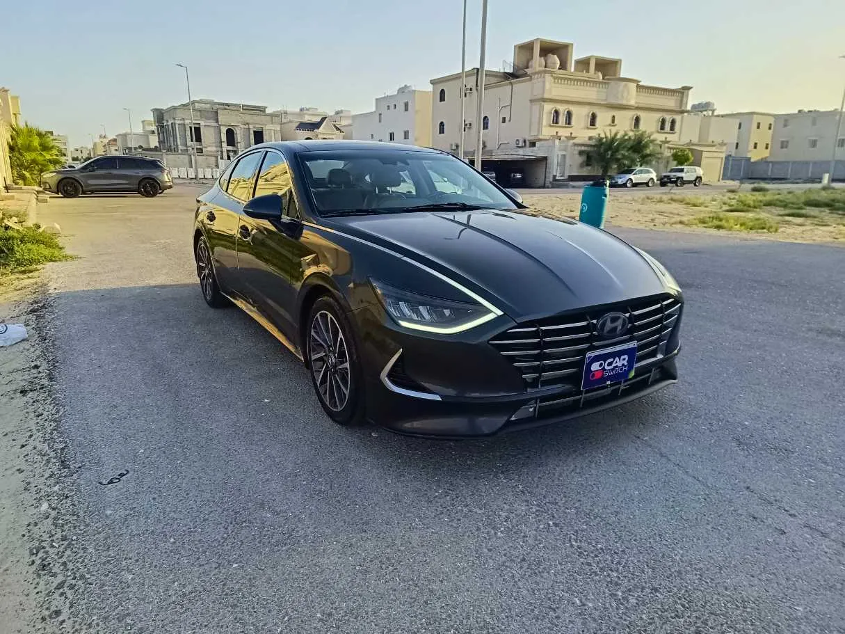 Car image 3