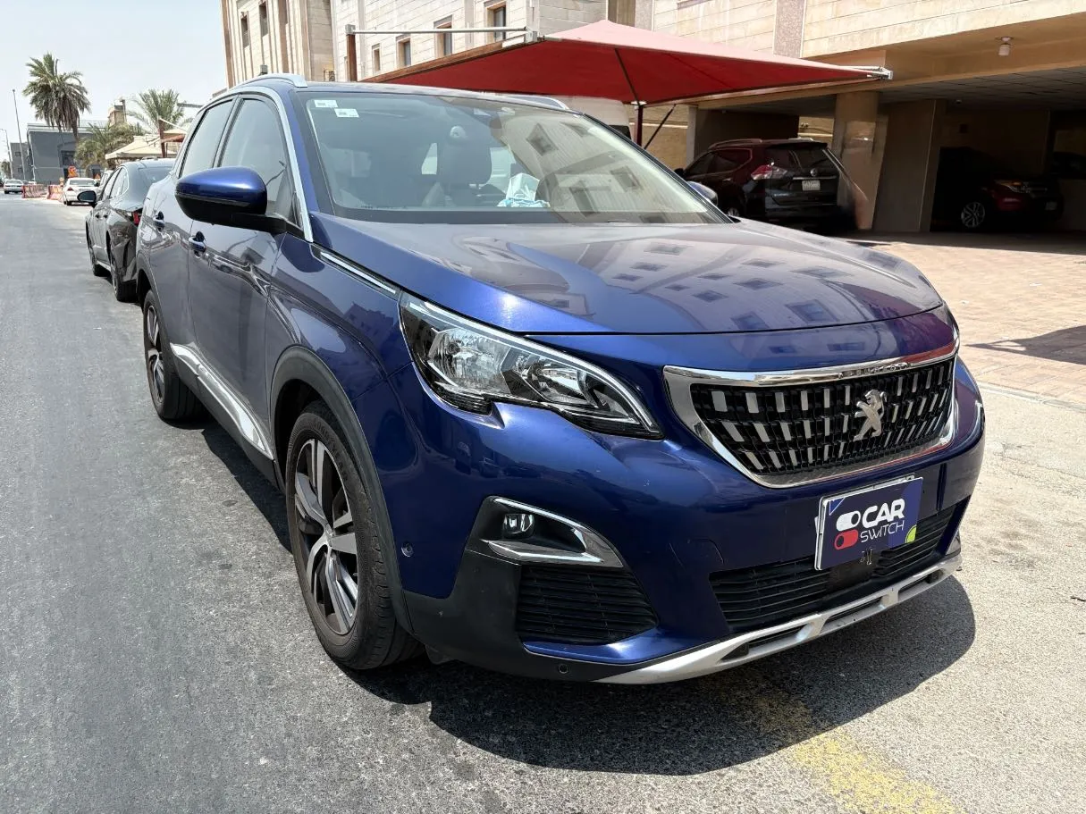 Car image 3