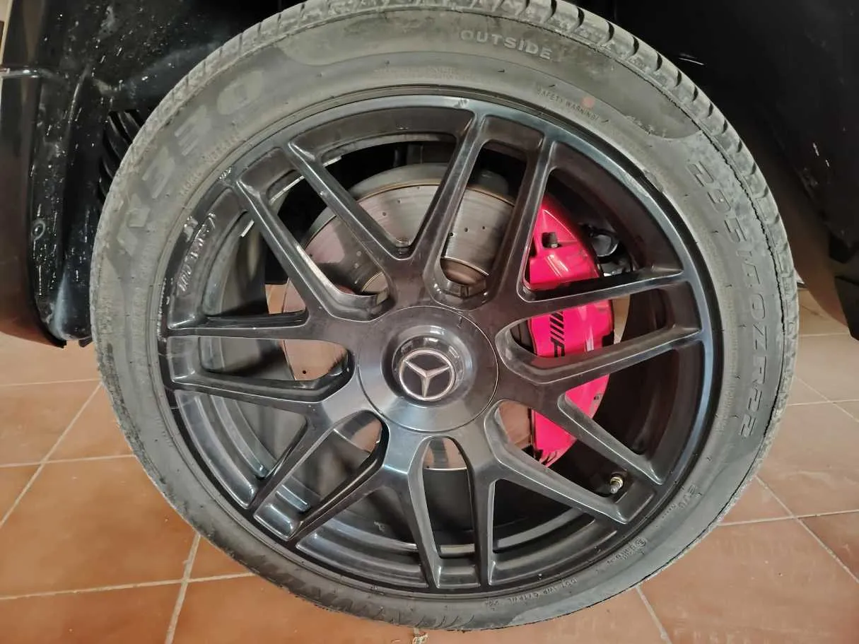 Car image 10