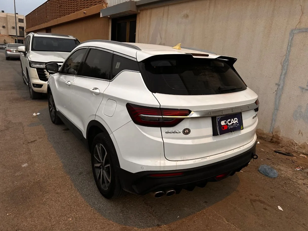 Car image 7