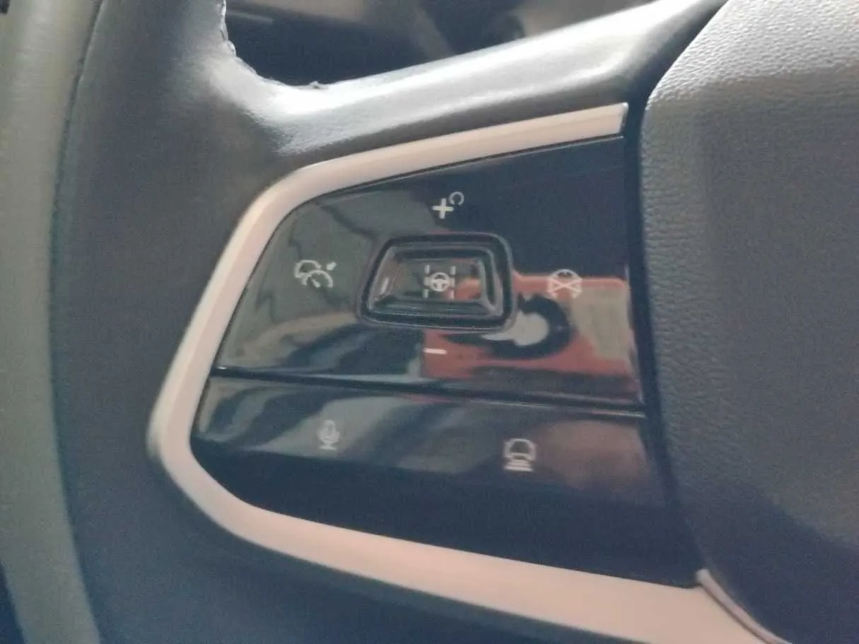 Car image 27