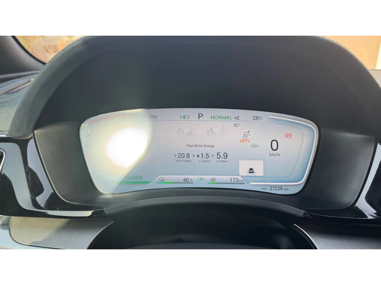 Car image 17
