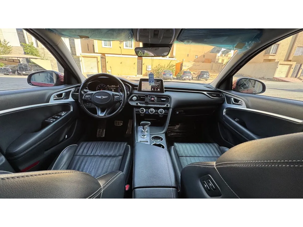 Car image 15
