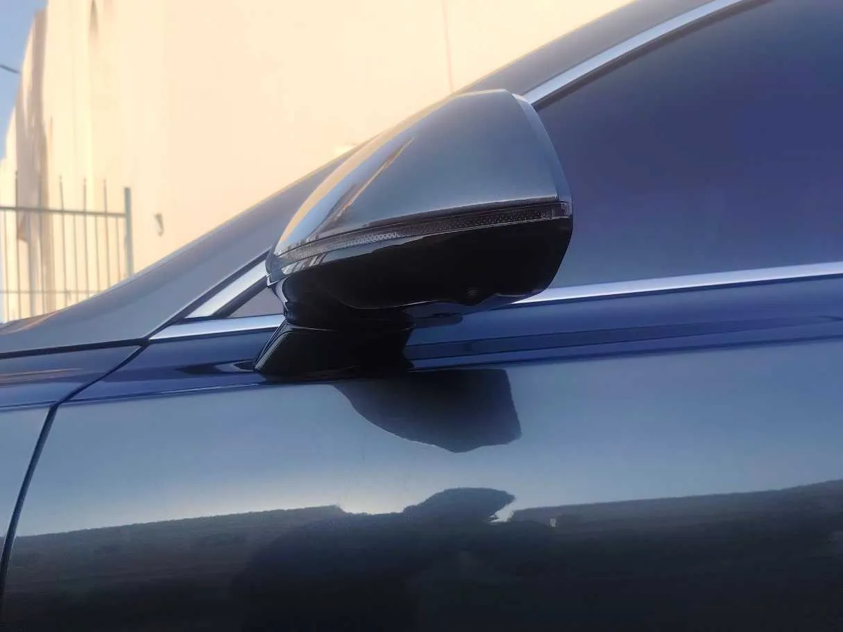 Car image 34