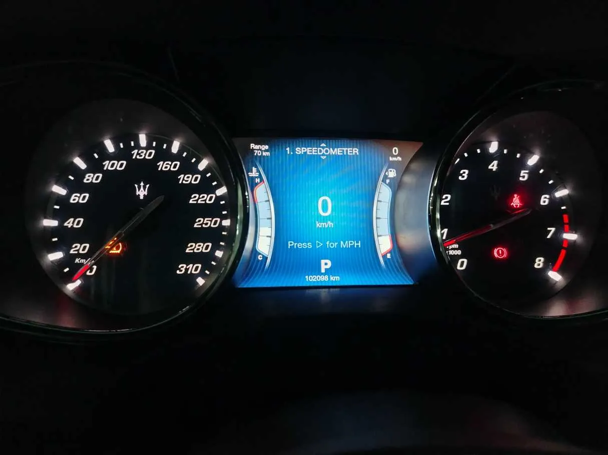 Car image 27