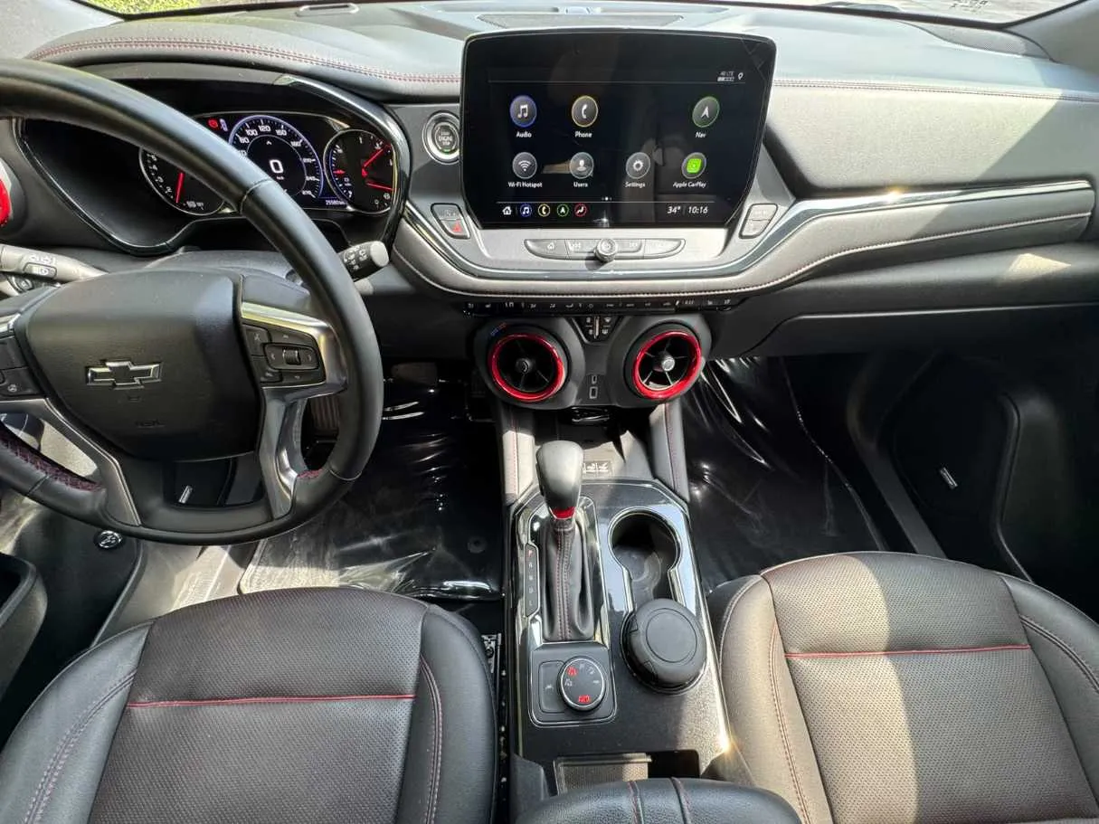 Car image 17