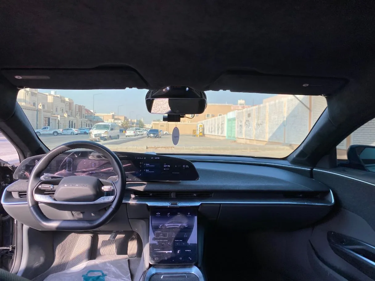 Car image 14