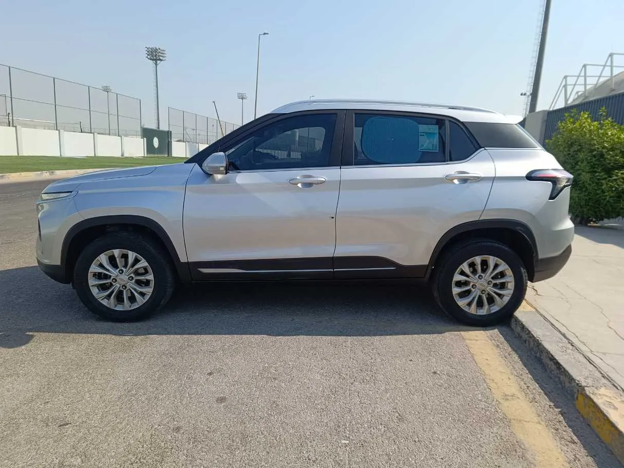 Car image 8