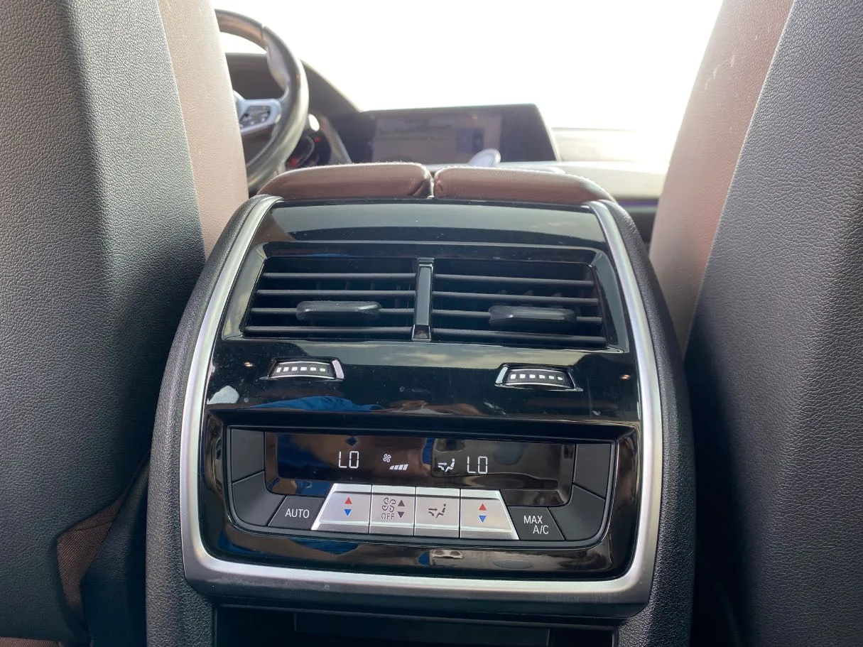Car image 28