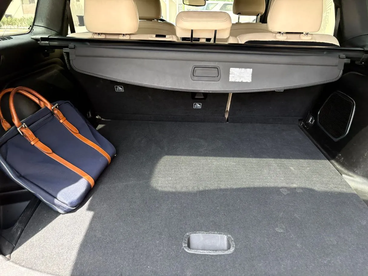 Car image 25