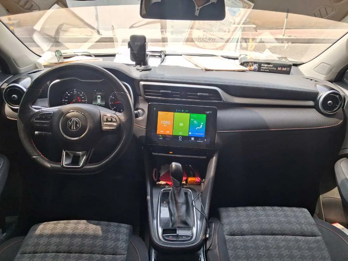 Car image 15